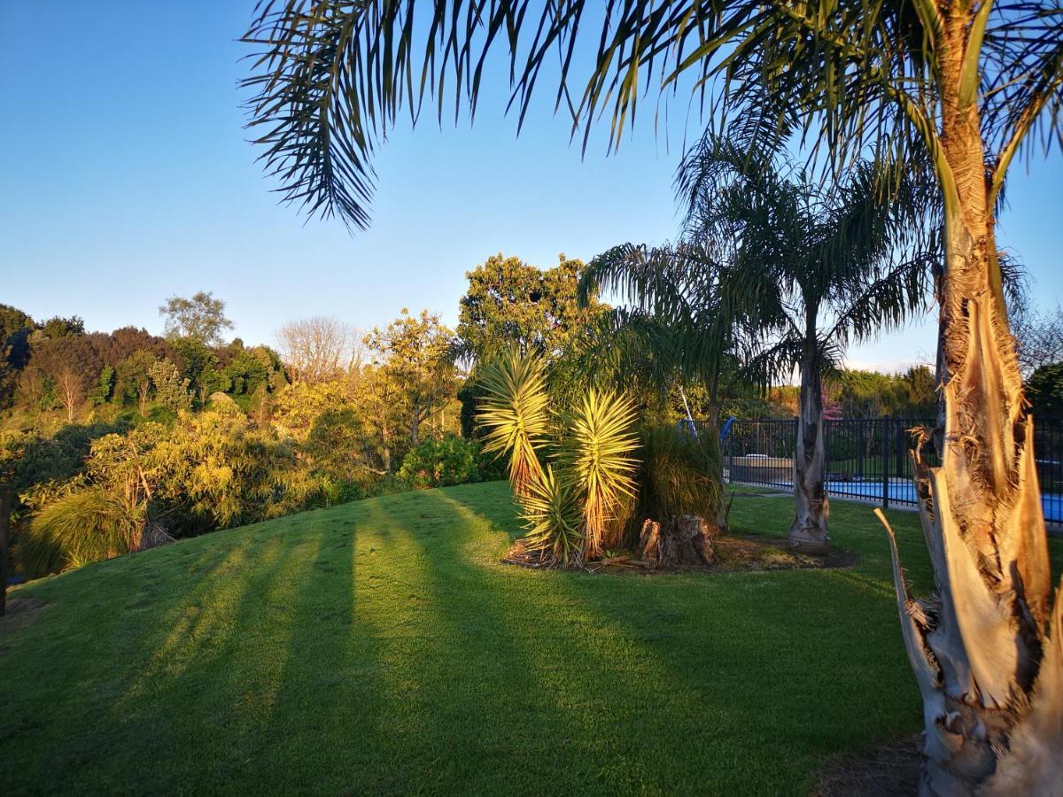 Whakamarama River Side Lodge מראה חיצוני תמונה