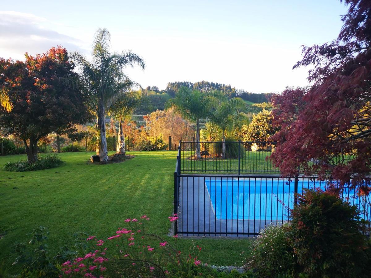 Whakamarama River Side Lodge מראה חיצוני תמונה